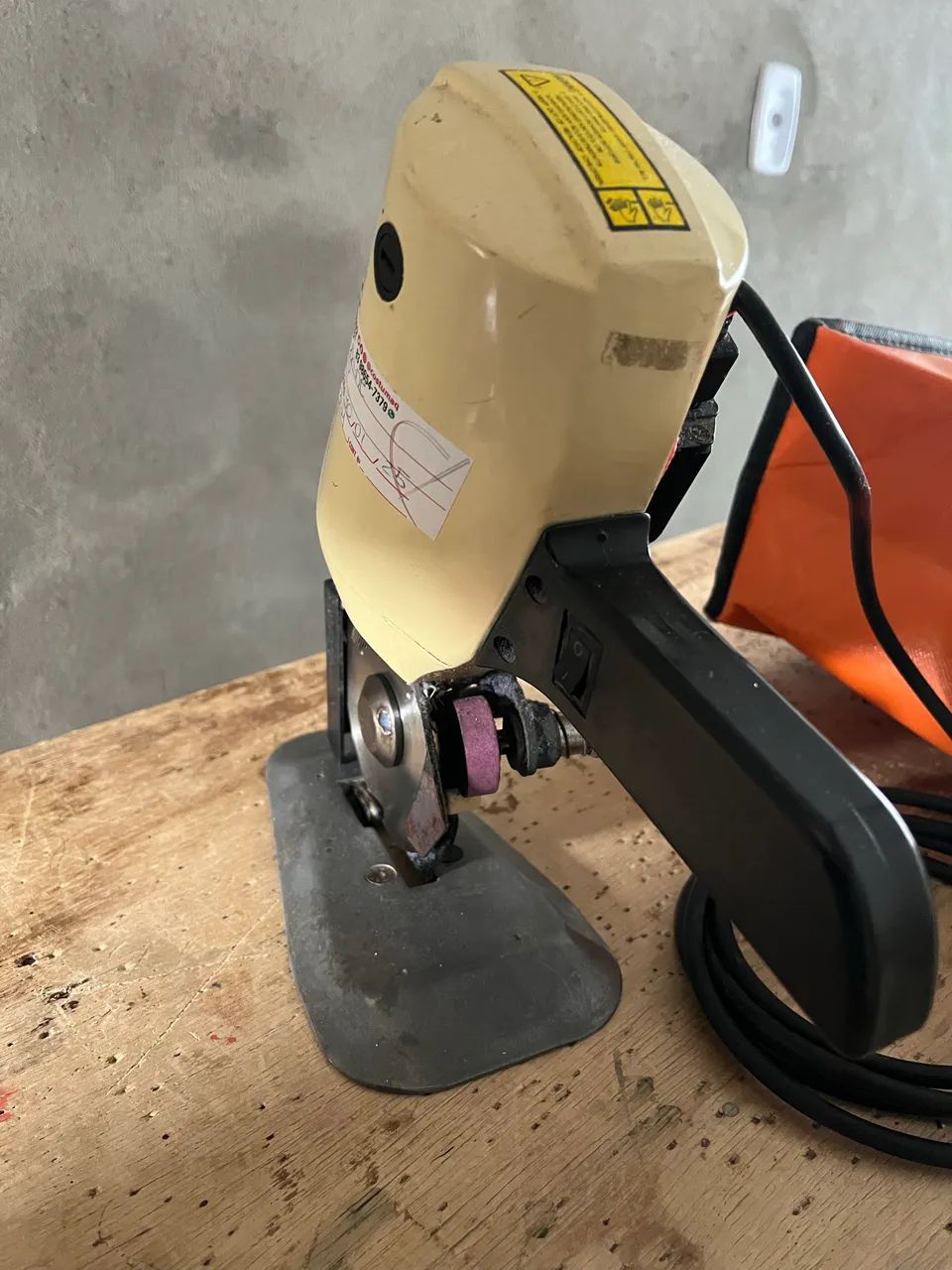 Máquina de cortar tecido / confecção  - Foto 3