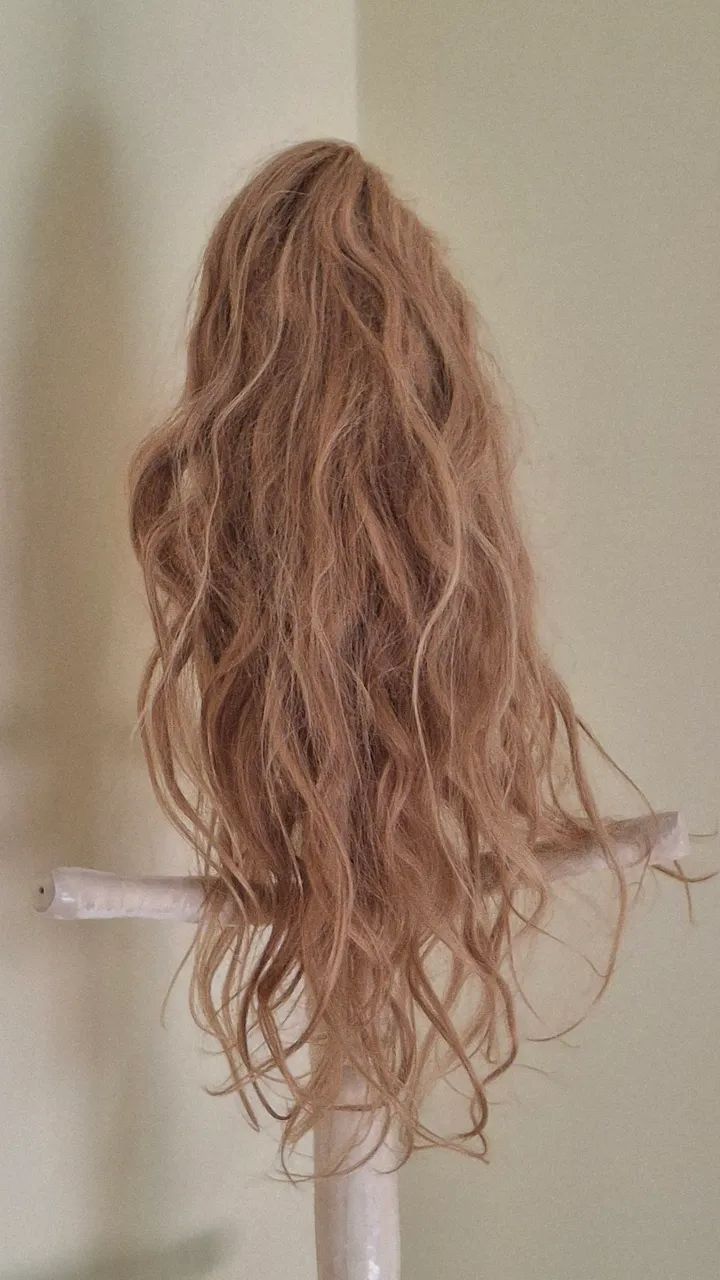 Peruca loira cabelo natural