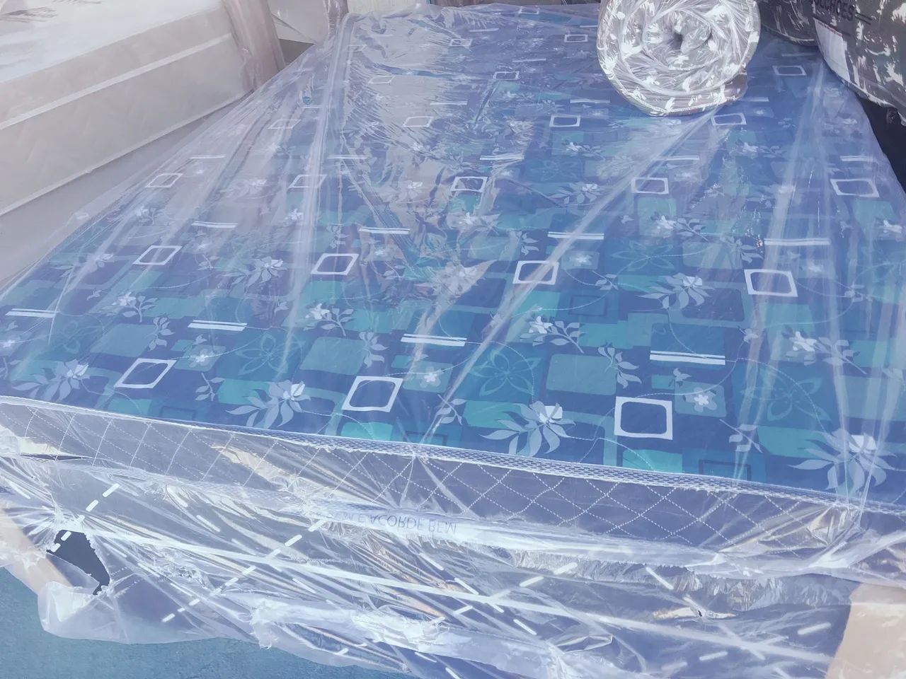Cama casal com colchão D-20