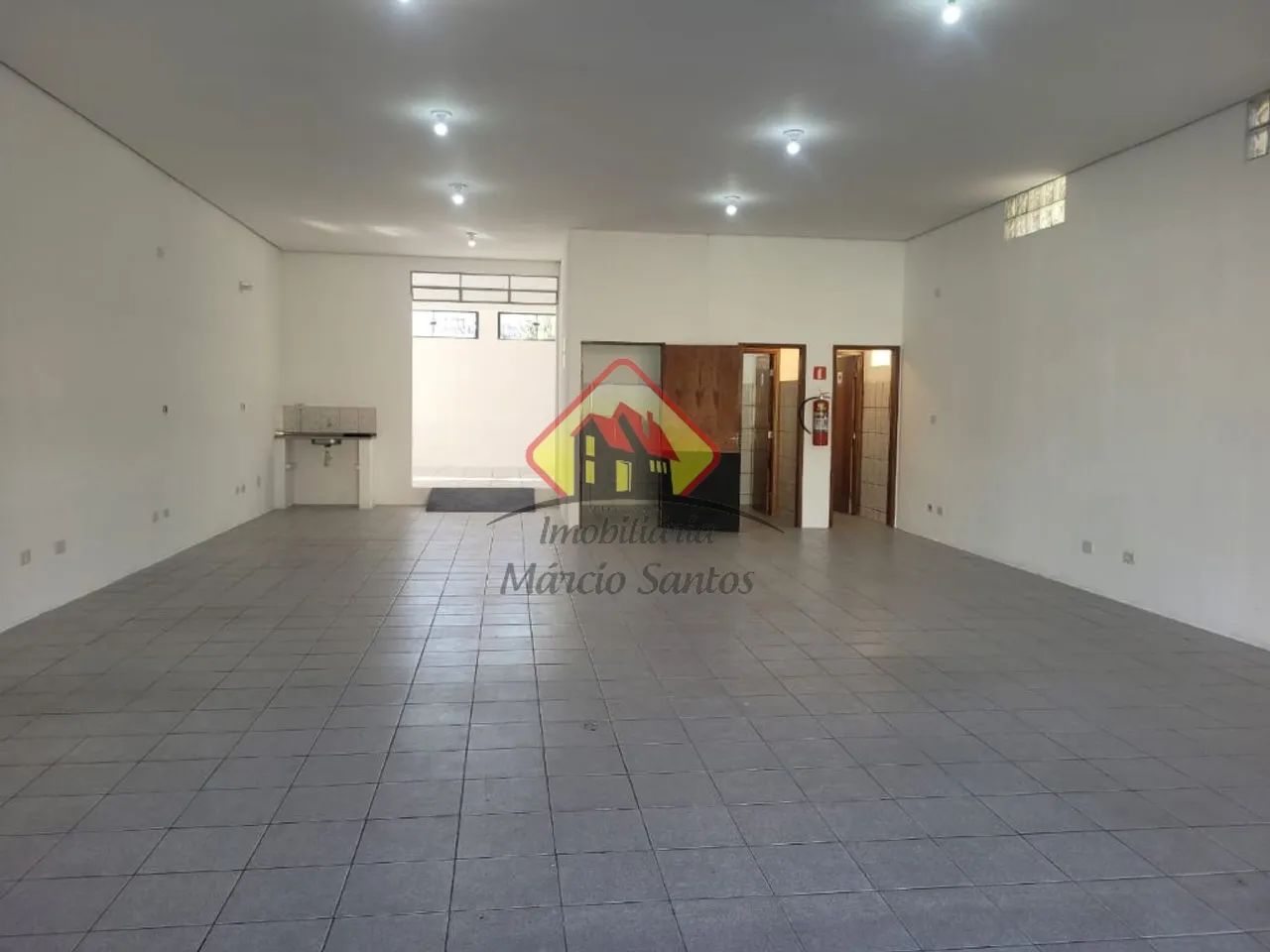 Locação de Comercial / Ponto Comercial na cidade de Taubaté - Foto 4