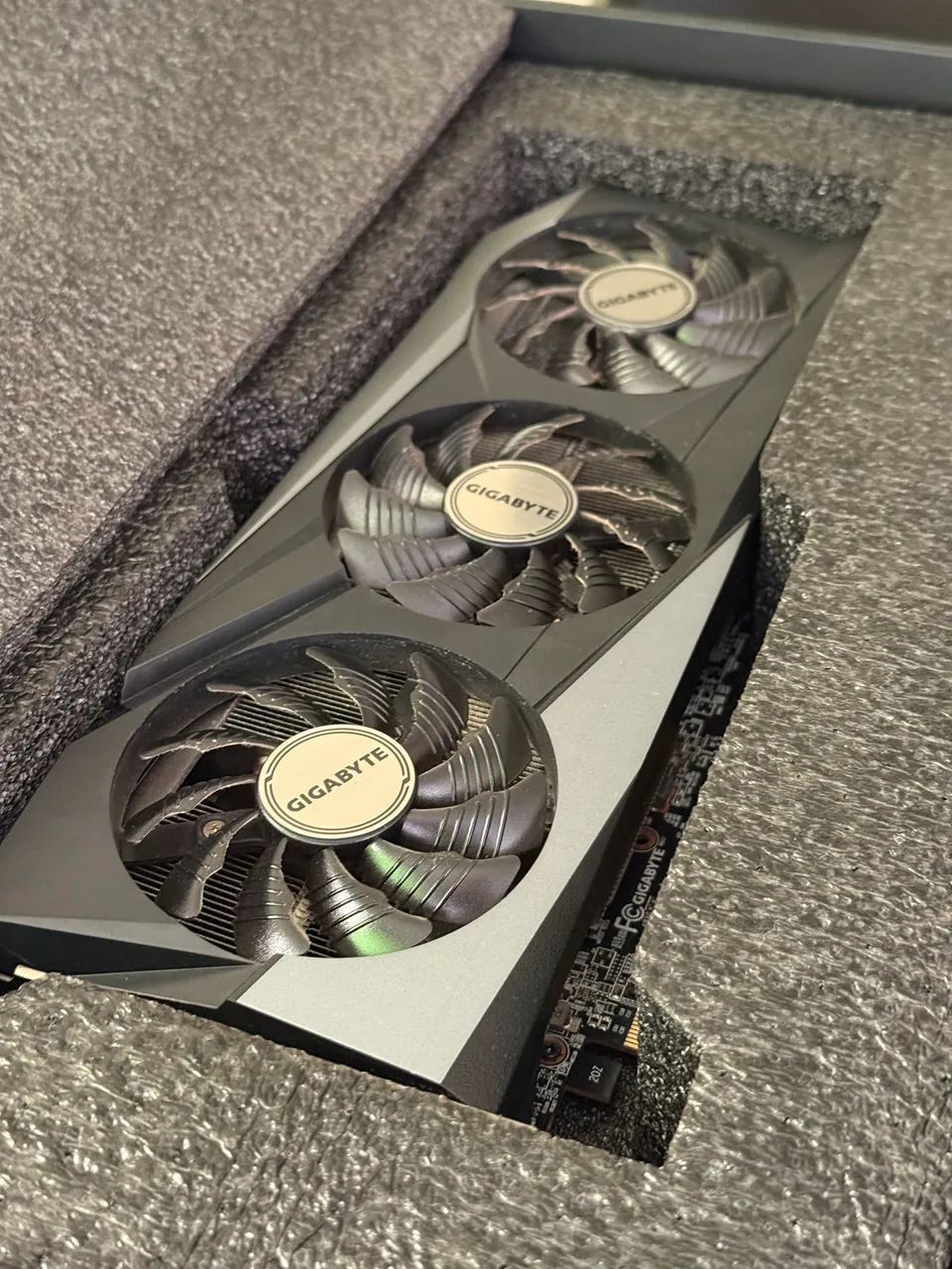 RX 7600 Gigabyte OC GDDR6 8GB  - Foto 5