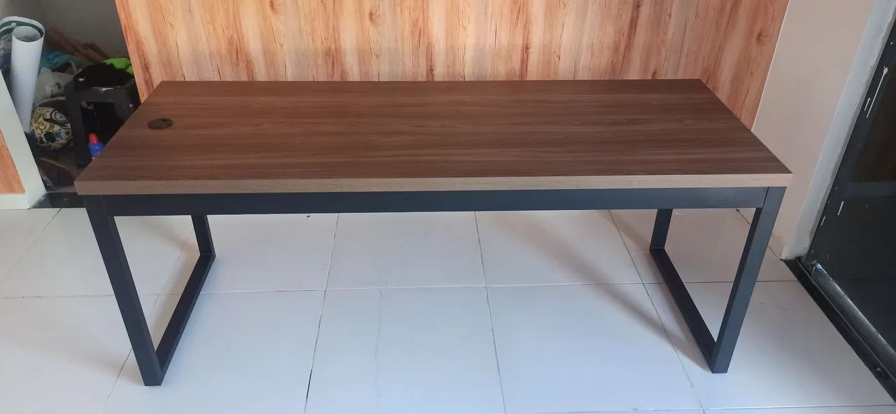 Mesa de 1.90m para escritório 