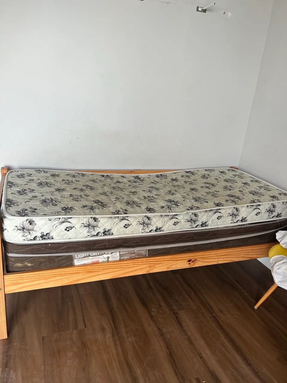 CAMA SOFÁ DE MADEIRA - Foto 4