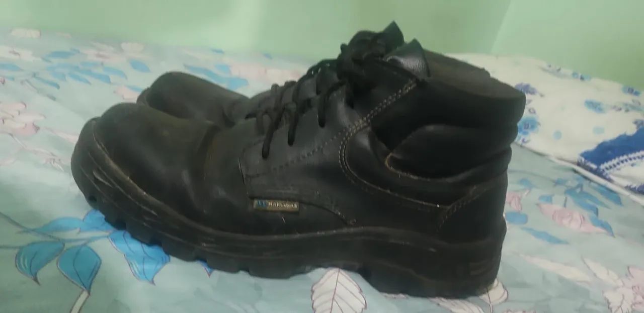Doação bota 43