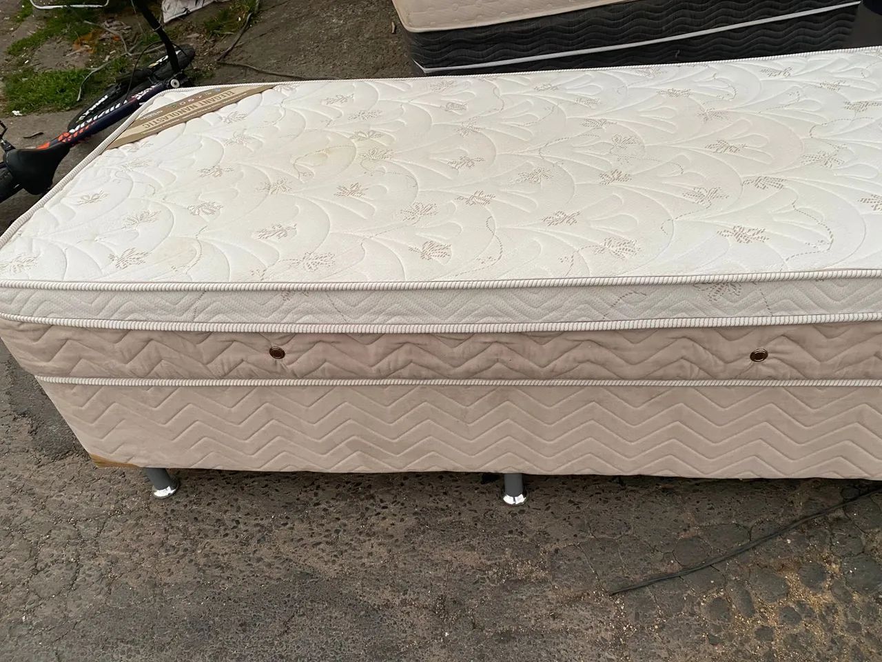 Vendo cama de solteiro  - Foto 3