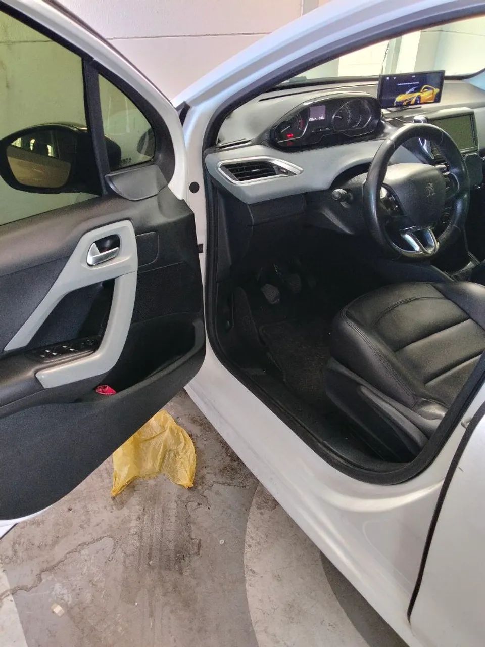 Peugeot 208 Active/active Pack 1.5 Flex 8V 5P 2015 - Foto 4