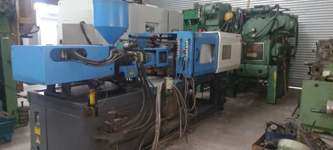 INJETORA DE PLASTICOS HHF MODELO 108X - Foto 4