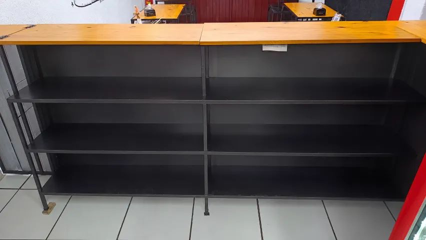 Balcão Comercial em Metal e Madeira Sob Medida - Excelente Estado - Foto 4