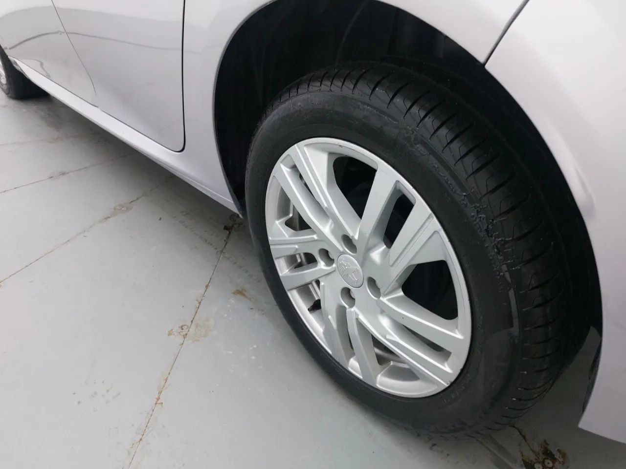 Peugeot 208 Active 1.6 Flex 16V 5p Aut., foto 11 de 18