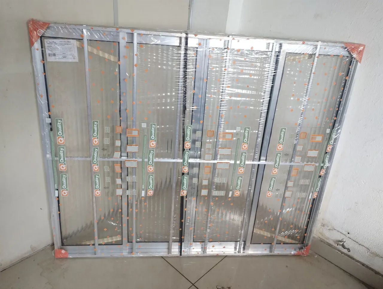 Janela Alumínio 1,20x1,00 Grade 4 folhas 