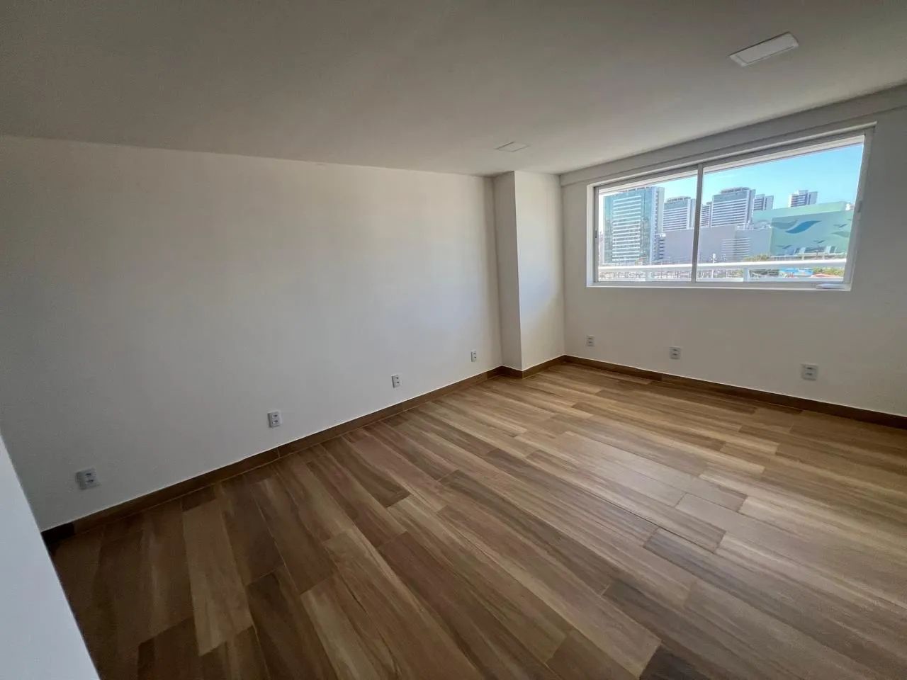 Sala comercial merit 