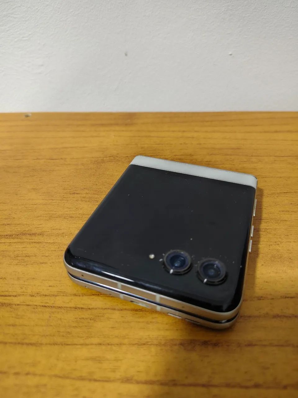 Celular Motorola Razs 60 - 256GB ( com defeito)