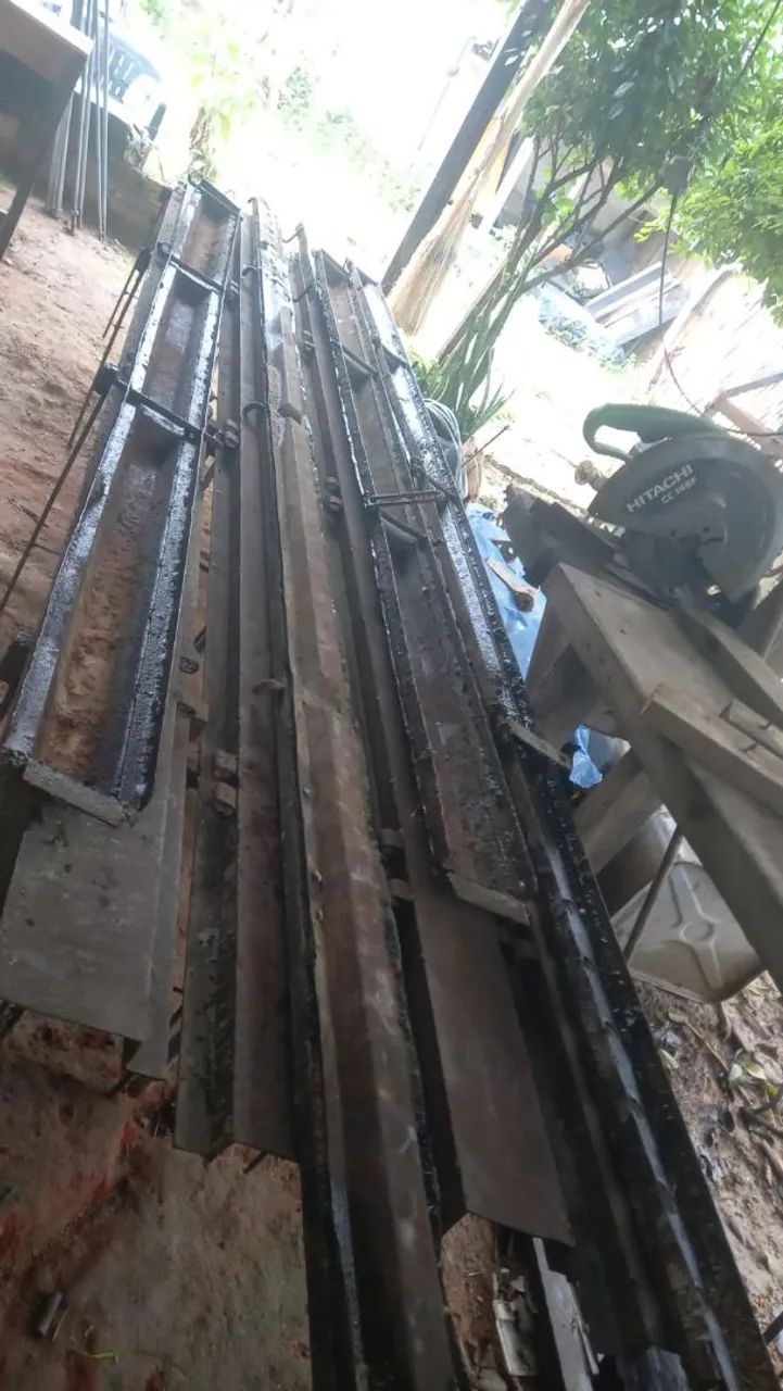 Vende-se forma de poste ou troco por moto