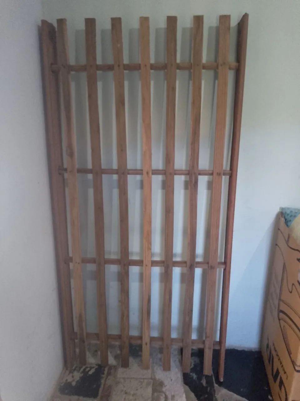 Cama de solteiro completa de sucupira 