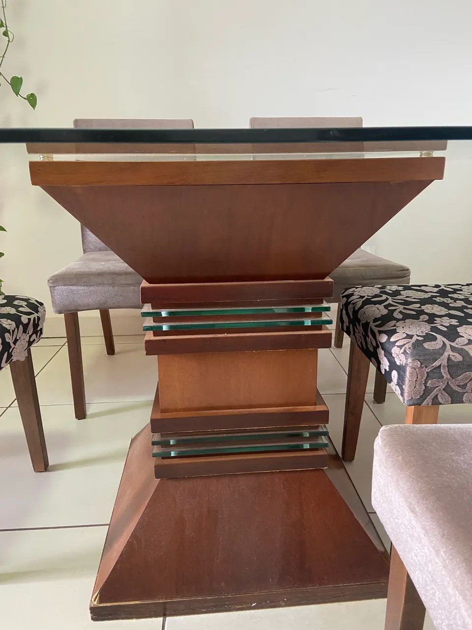 Mesa Quadrada com 6 cadeiras  - Foto 3