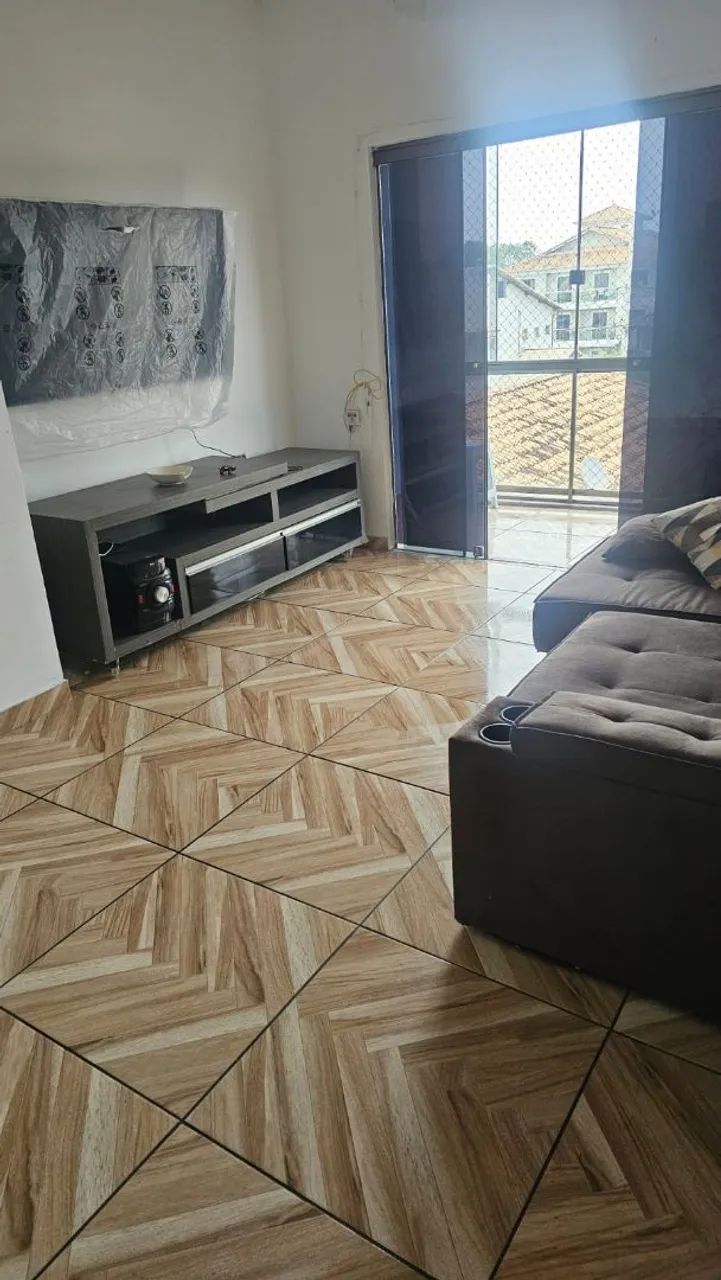 Alugo apartamento mobiliado com três quartos