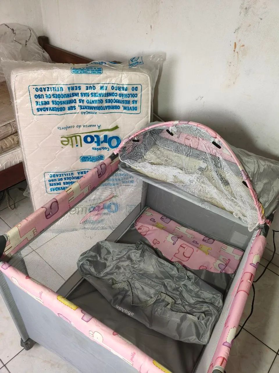 Quadrado,Cercadinho Berço infantil + colchão