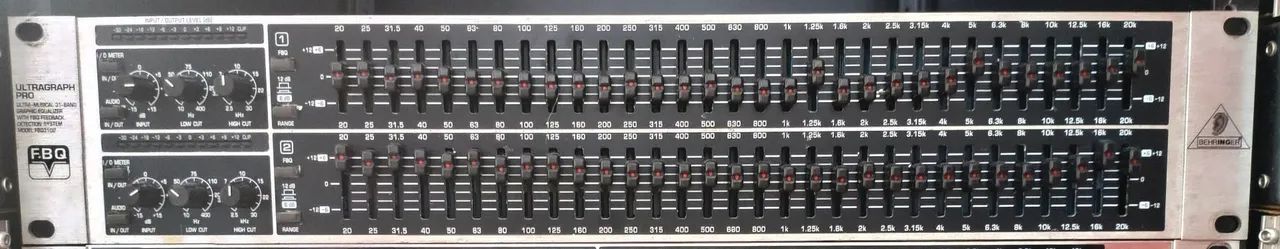 Equalizador Behringer FBQ3102