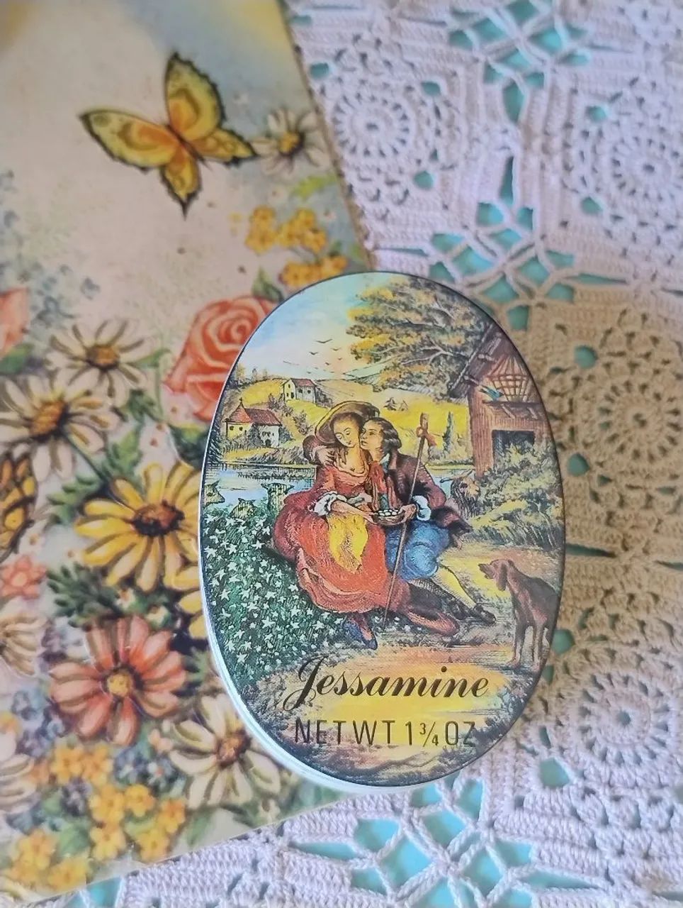 Latinha antiga de doce colecionável 
