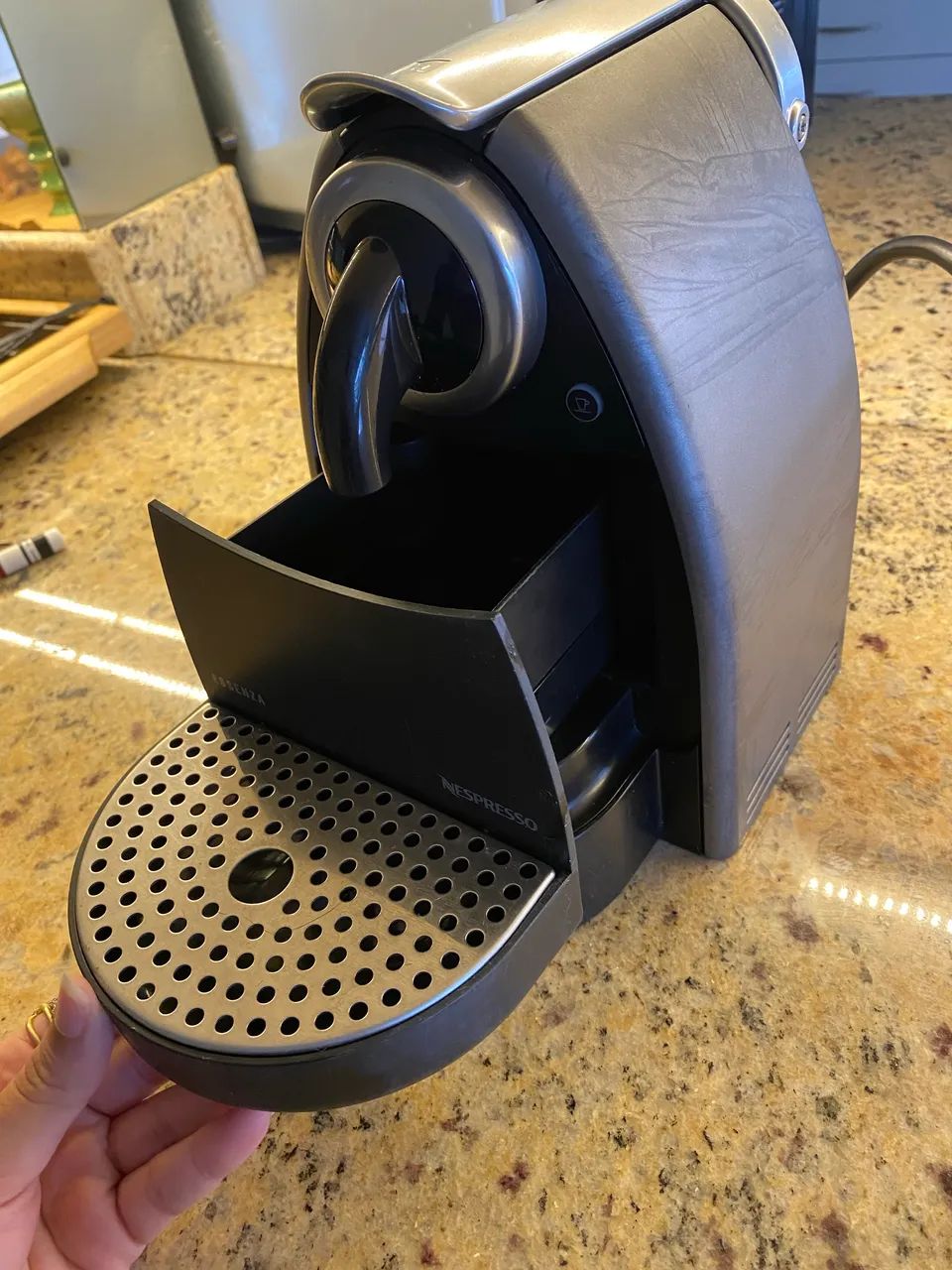 Vendo cafeteira Nespresso  - Foto 4
