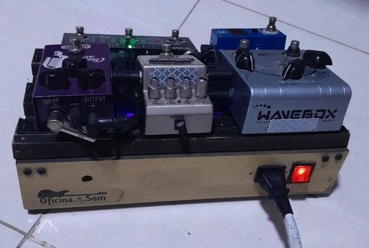 Pedais e pedalboard - Foto 2