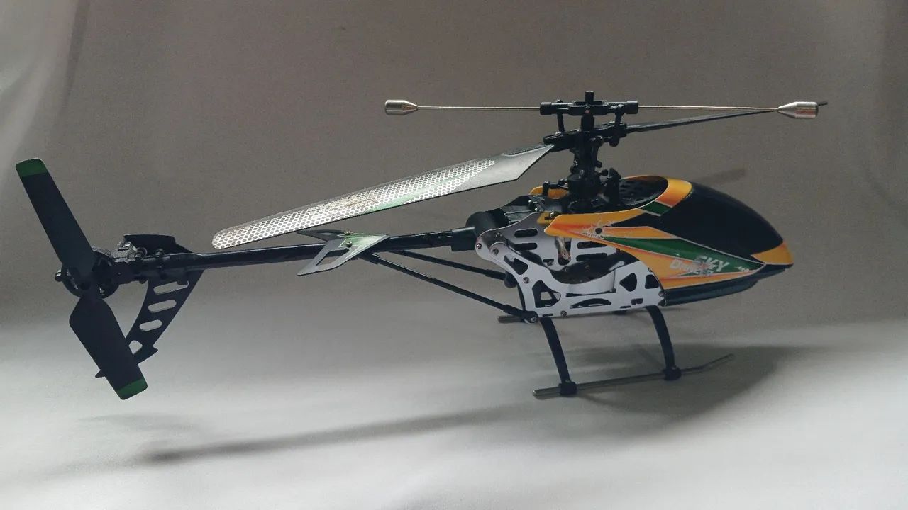Hemilodelo WLToys v912 Usado Ótimo Estado - Foto 5