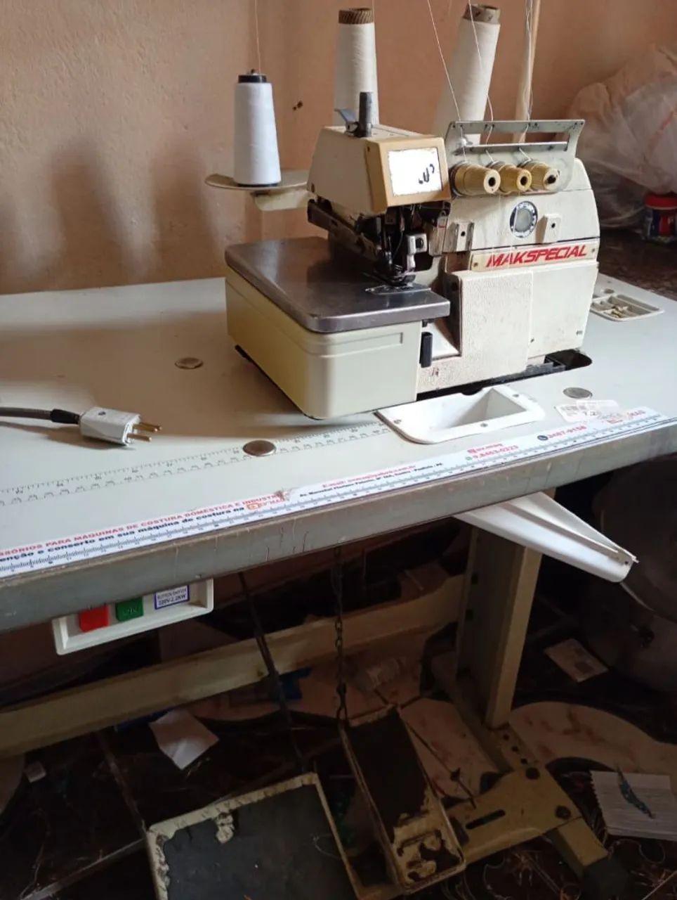 Vendo máquina de overloque 