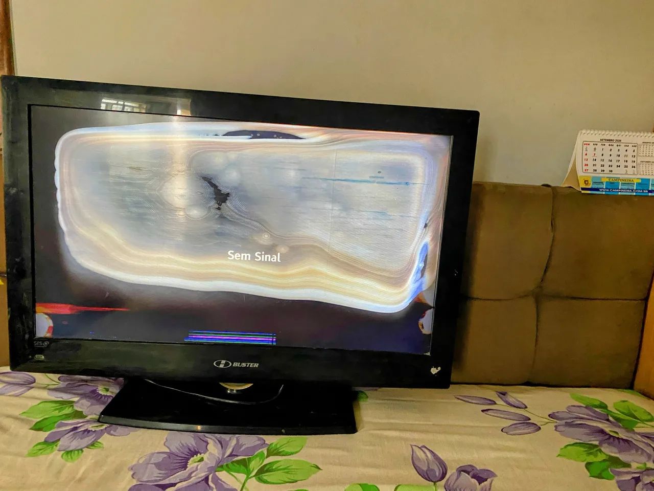 Tv buster 32 polegadas (tela com defeito)