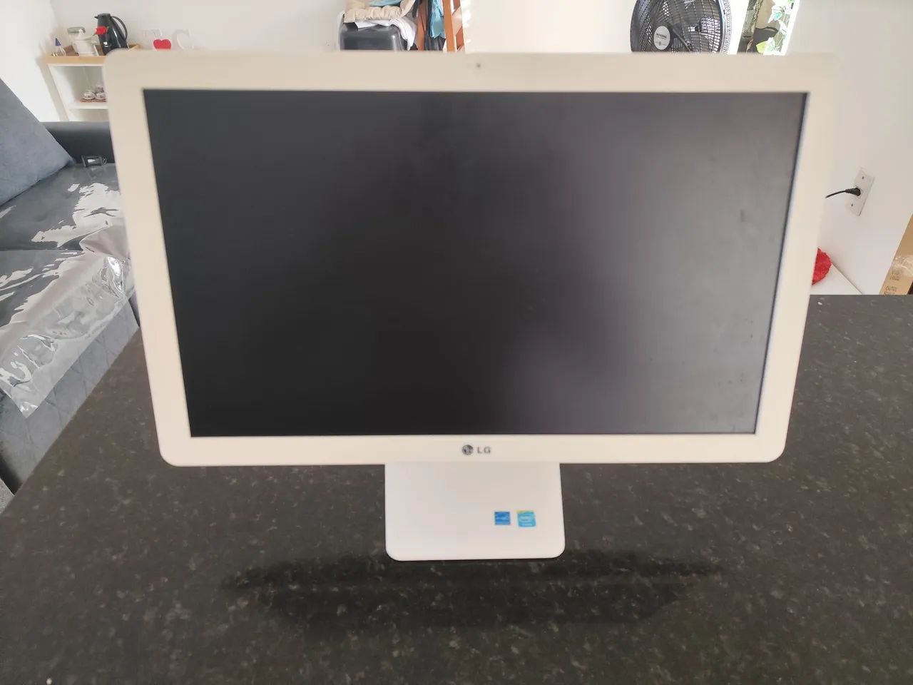 Computador All in One LG 22V240 - SSD 500GB, Intel Celeron, Windows 10 - Foto 4