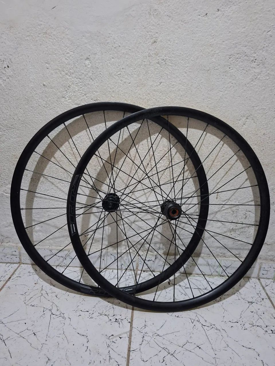 Par de aros importados MADDUX  - Foto 2