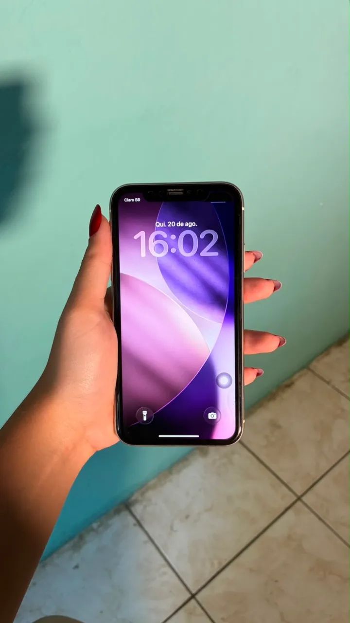 iPhone 11 branco - 64 GB - Foto 2