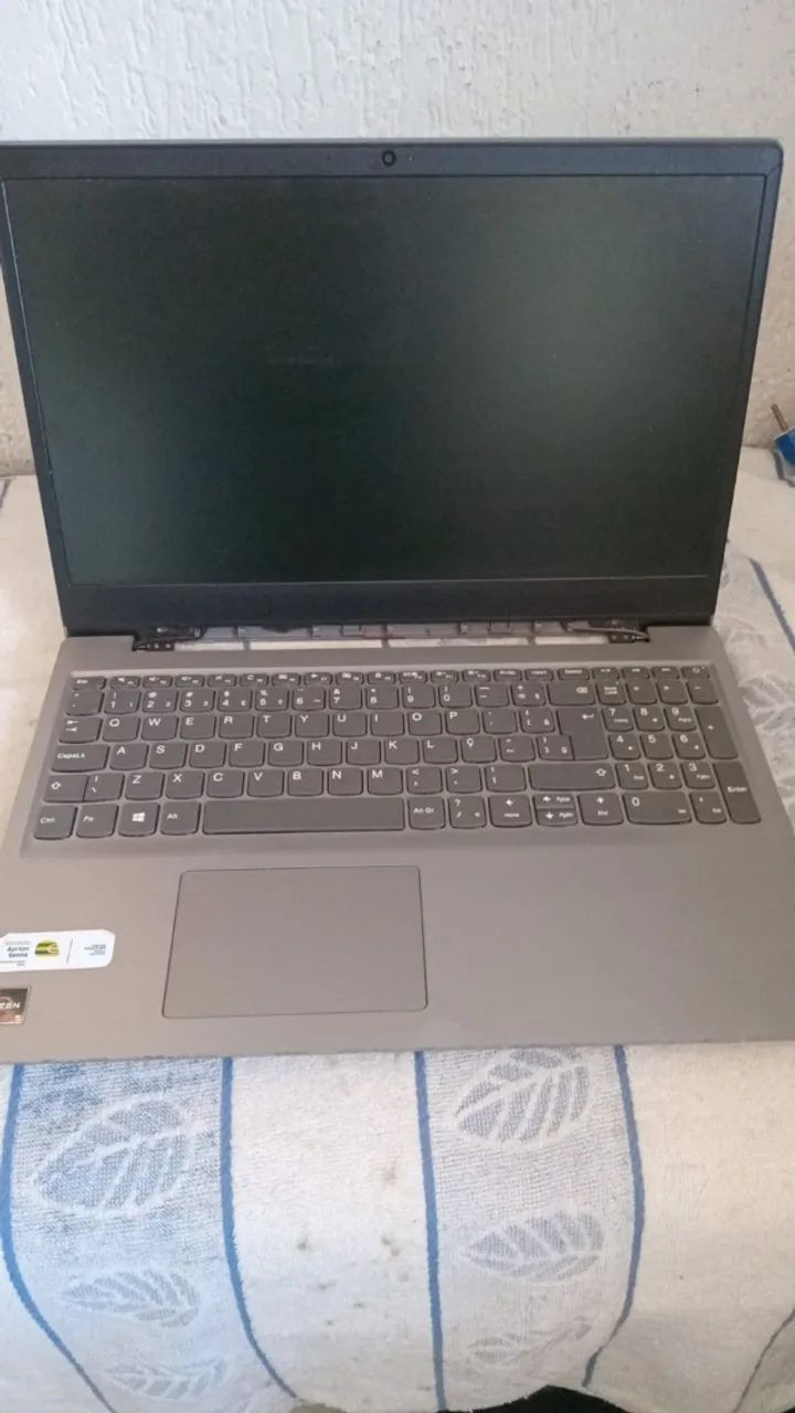 CARCAÇA Notebook ideapad s145 com placa mãe queimada.... estou vendendo como CARCAÇA!!