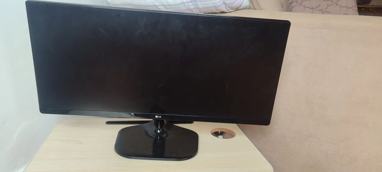 Monitor LG 25'' usado