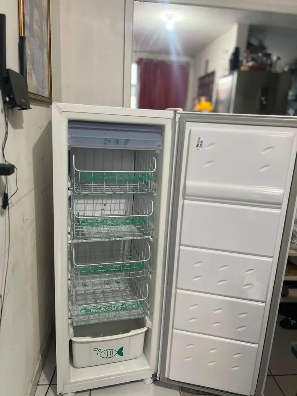 Vendo freezer vert 166l