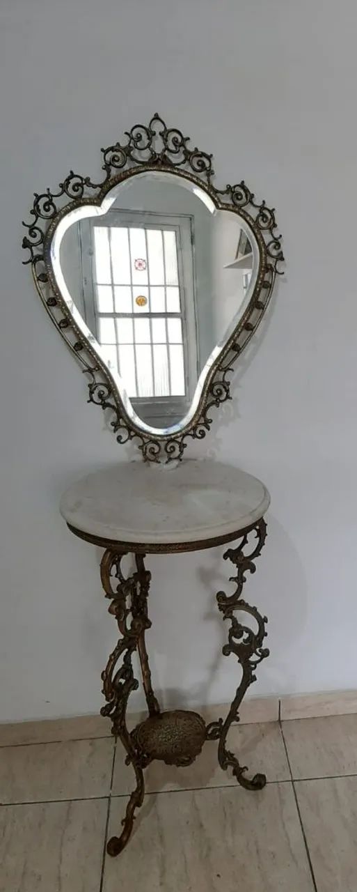Aparador em bronze com tampo de mármore vintage, espelho cristal bisotado, estilo francês  - Foto 5