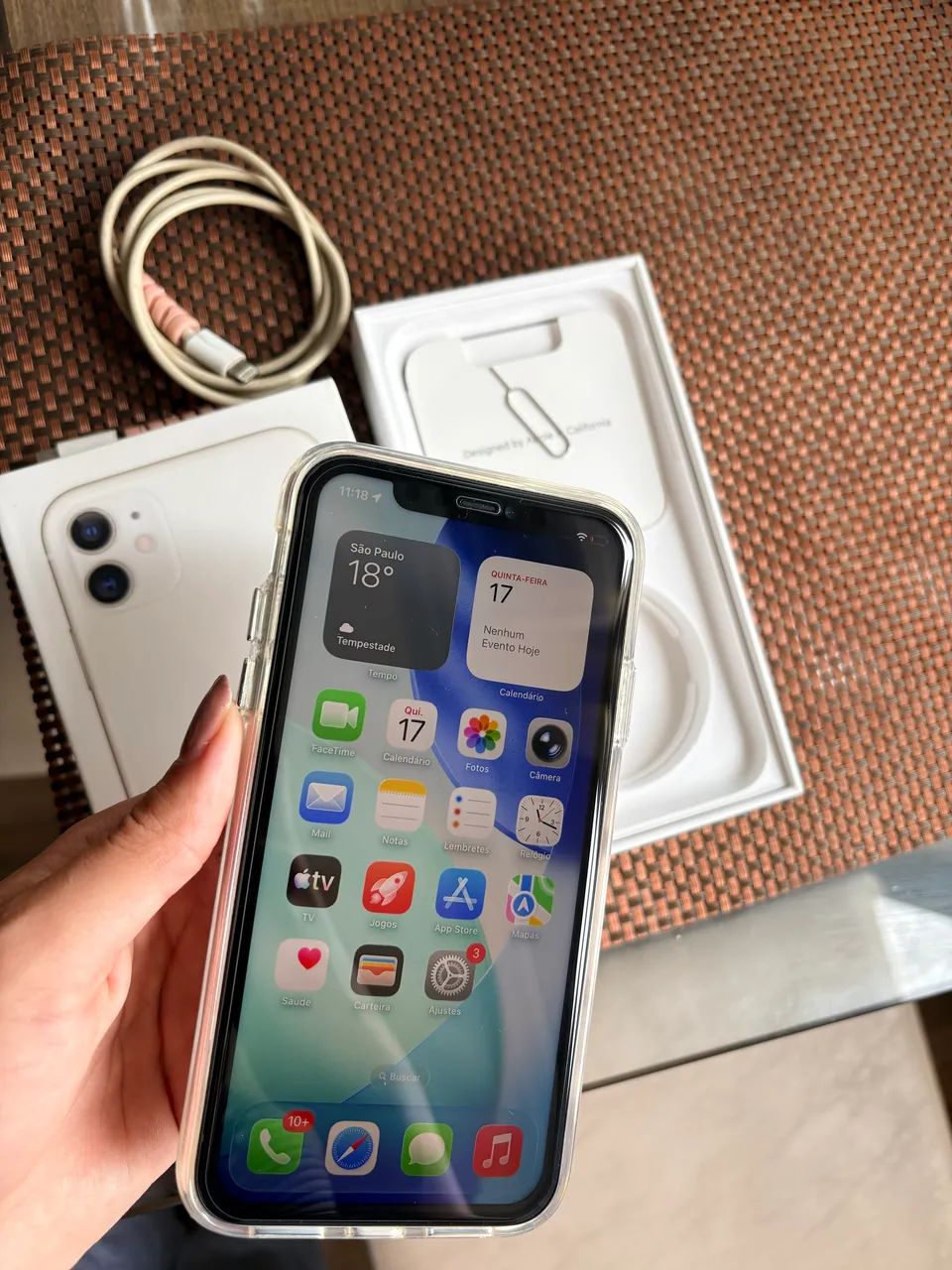 iPhone 11 128g - com caixa e cabo carregador original - Foto 5