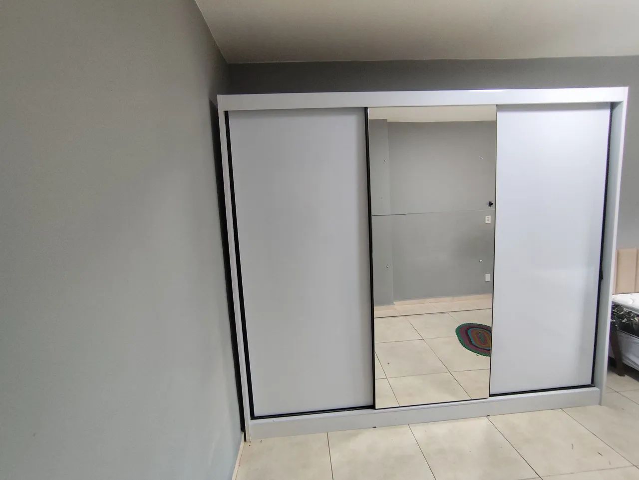 Guarda Roupa de Casal 3 portas com espelho 