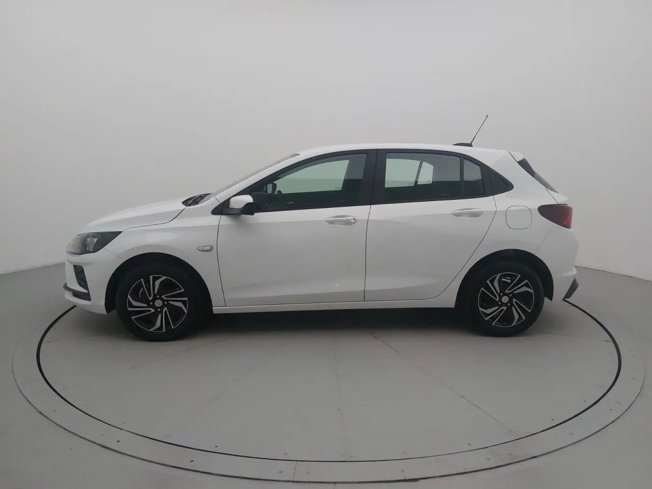 Chevrolet Onix Hatch 1.0 12V Flex Mec. 4P, foto 2 de 18