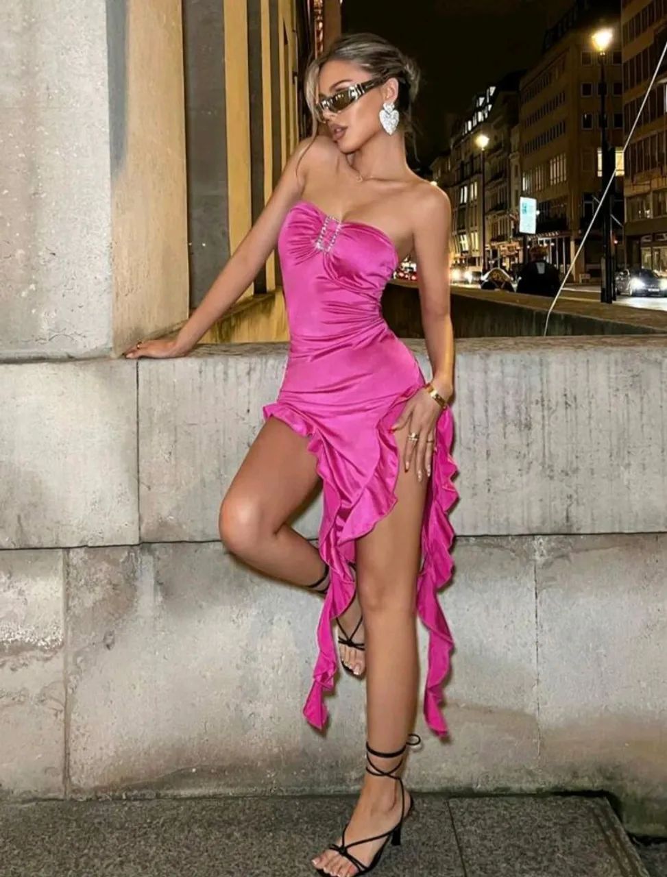 Vestido Rosa Pink Barbiecore com Strass - Festa, Balada e Eventos - Foto 3
