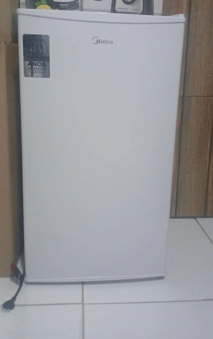 Frigobar Midea 