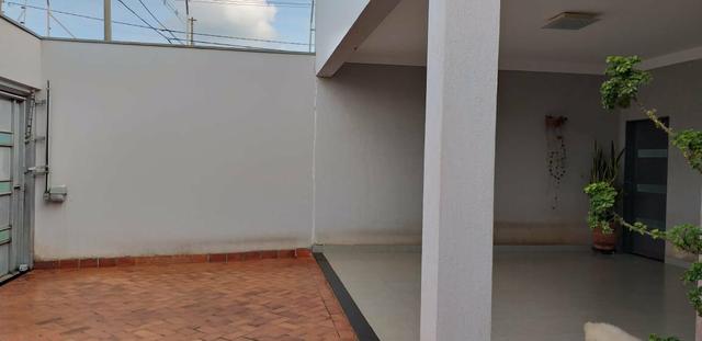 Vende se ou trocar está casa no Jardim botânico em Sertãozinho sp - Foto 3