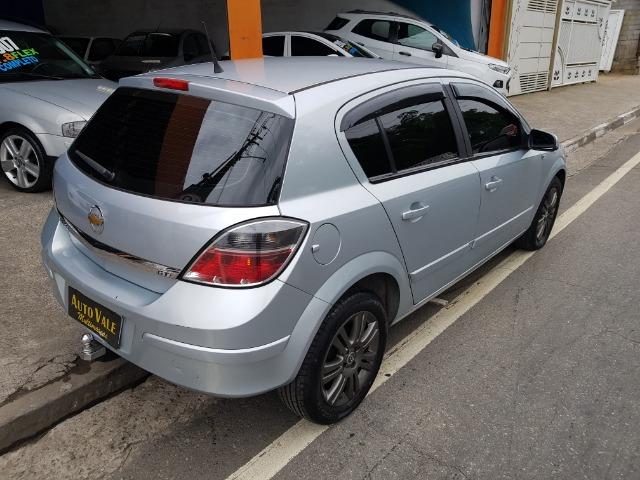 GM/ Vectra GT Bancos em Couro Manual Multimidia Pneus Novos Aceito Trocas e Financio - Foto 3