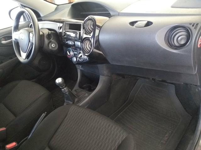 ETIOS Hatch X 1.3L Flex Manual 2019 - Foto 15
