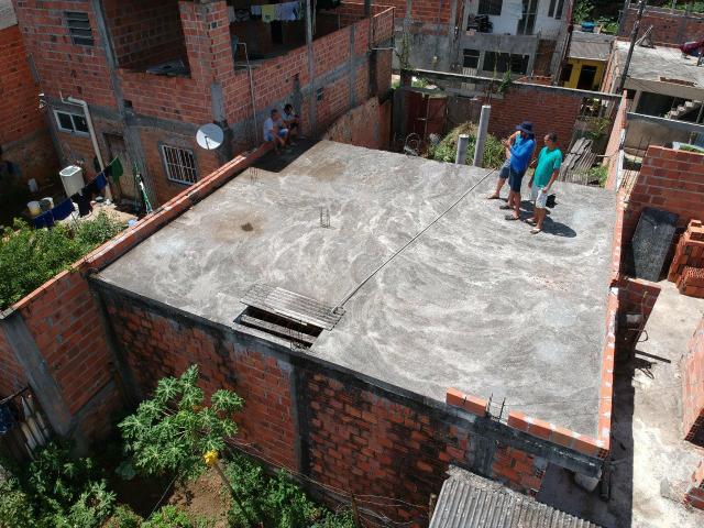Vendo esta casa em construção