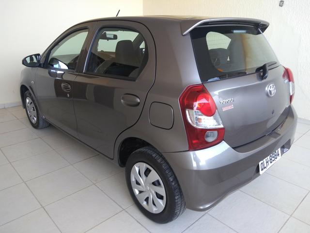 ETIOS Hatch X 1.3L Flex Manual 2019 - Foto 7