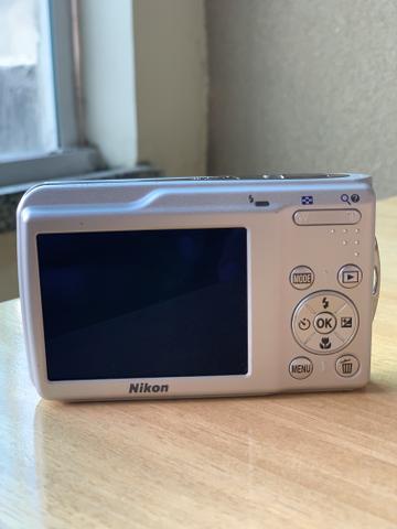 Máquina Fotográfica Nikon - Super Conservada!! - Foto 2