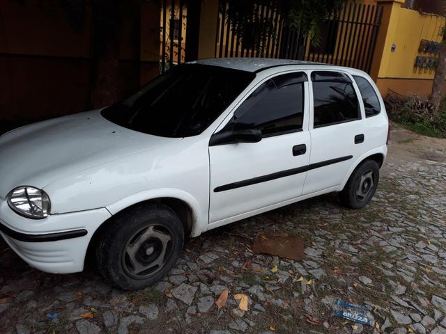 Cosa 4 portas ano 1998 tem raciocinando mais não tá focionado - Foto 3
