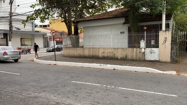 Casa no centro para VENDA / LOCAÇÃO COMERCIAL com 2 quartos com suite e Closed - Foto 2