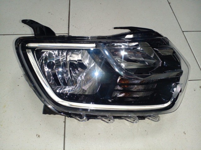 Farol Renault Duster 2020 