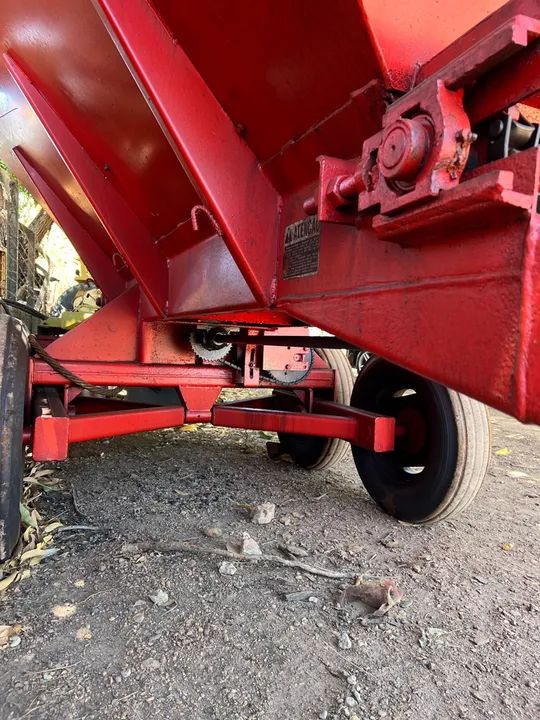 Carreta Distribuidora de calcário e adubo  - Foto 5